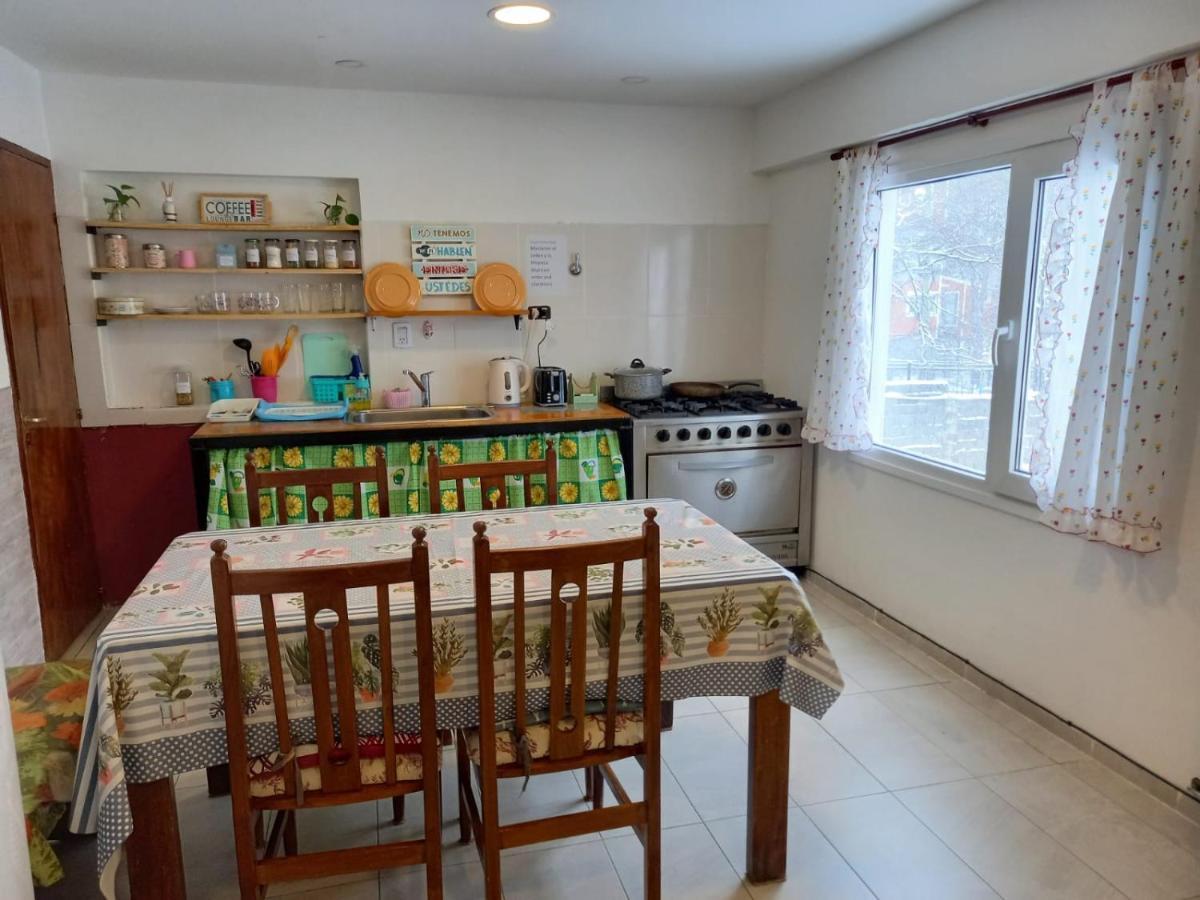Hostel Comunidad Ушуайя Екстер'єр фото