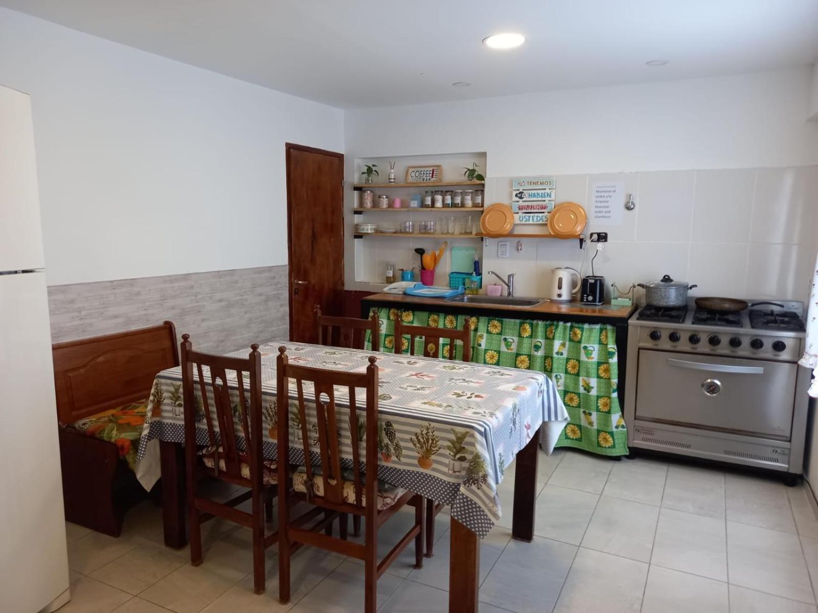 Hostel Comunidad Ушуайя Екстер'єр фото